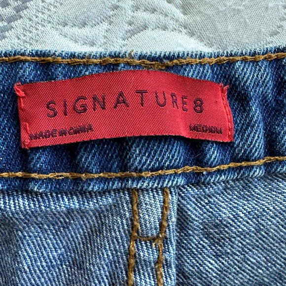 signature distressed shorts - Picture 4 of 4